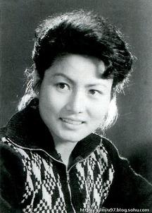 演员赵凤霞现状,从影坛新星到幕后耕耘，探寻她的演艺生涯新篇章